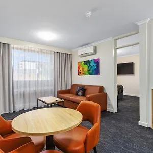 Econo North Hotel