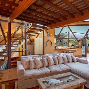 https://the-dome-house.hotelssunshinecoast.net